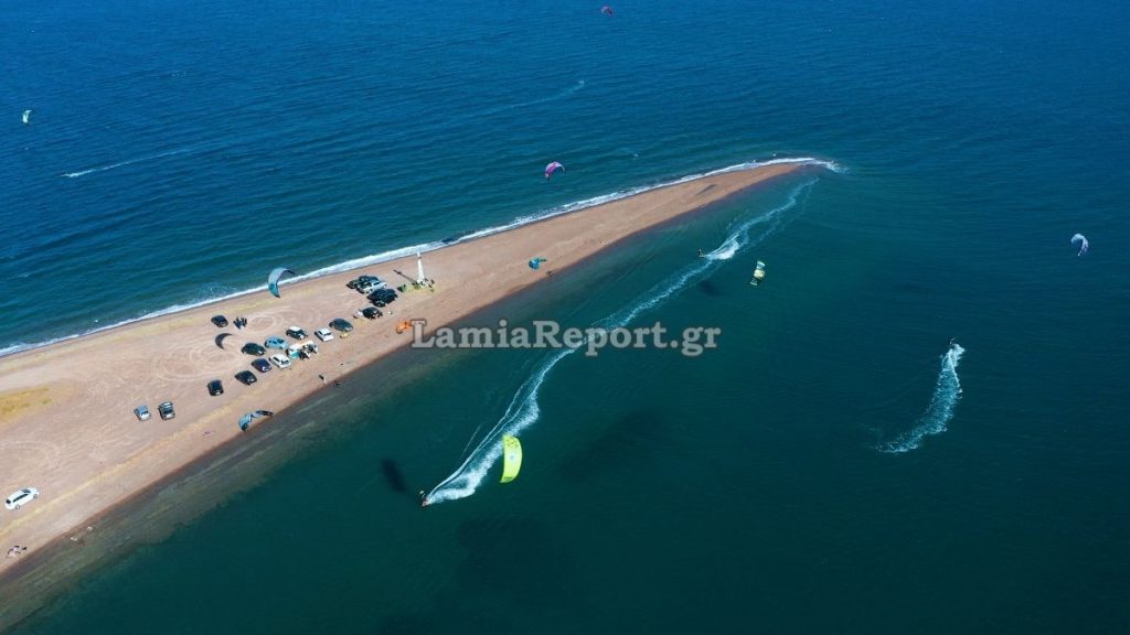 Ράχες: Παραλίγο να πνιγεί Kite surfer μετά από ατύχημα - Έδωσαν μάχη με το χρόνο για να τον σώσουν - ΒΙΝΤΕΟ