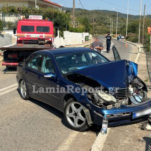 Φθιώτιδα: Αυτοκίνητο έπεσε σε κολώνα φωτισμού στην ε.ο. Λαμίας - Καρπενησίου - Μία τραυματίας