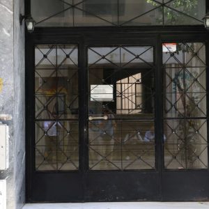 Θρίλερ στην Κυψέλη: Ζητούν εξέταση DNA για να ξεκαθαρίσουν τις σχέσεις ενηλίκων και ανηλίκων στο διαμέρισμα