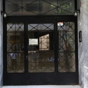 Θρίλερ στην Κυψέλη: Ζητούν εξέταση DNA για να ξεκαθαρίσουν τις σχέσεις ενηλίκων και ανηλίκων στο διαμέρισμα