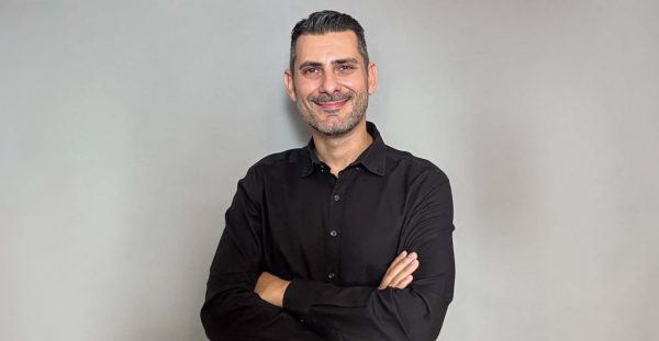Ιστορική πρωτιά στο Πανεπιστήμιο Θεσσαλίας: Ο Χρήστος Γεωργοκωστόπουλος γίνεται ο πρώτος Κωφός διδάκτορας στις Θεωρητικές Επιστήμες στην Ελλάδα