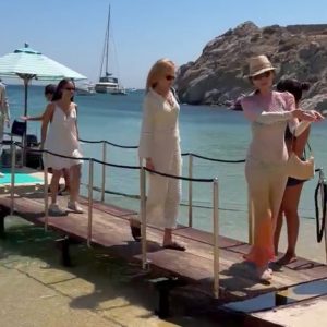 Κέιτι Πέρι και Νικόλ Κίντμαν για διακοπές στη Μύκονο