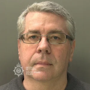 Εξηντάχρονος Ουαλός κρατούσε τρία χρόνια σε καταψύκτη τη σορό της μητέρας του για να παίρνει τη σύνταξή της