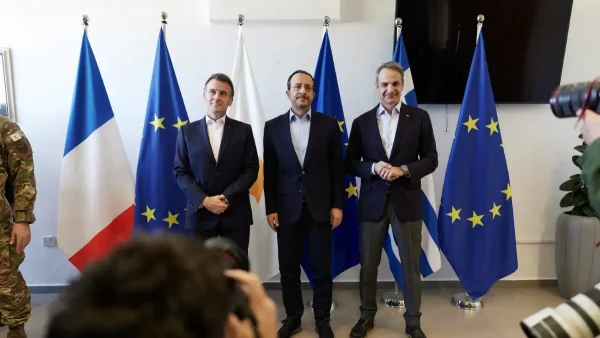 Ηλεκτρική διασύνδεση Ελλάδας – Κύπρου: Επαφές Μητσοτάκη, Μακρόν και Χριστοδουλίδη για επανεκκίνηση του GSI