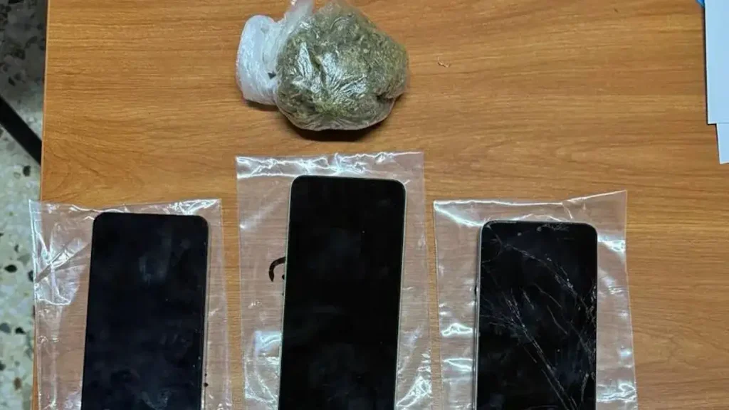Ναρκωτικά και κινητά στα κελιά αποκάλυψε «ντου» της αστυνομίας στις φυλακές Άμφισσας και Μαλανδρίνου