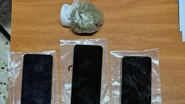 Ναρκωτικά και κινητά στα κελιά αποκάλυψε «ντου» της αστυνομίας στις φυλακές Άμφισσας και Μαλανδρίνου