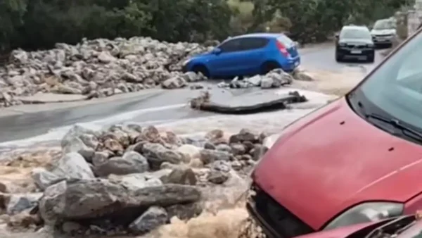 Μάνη: Εικόνες χάους από το πέρασμα της σφοδρής κακοκαιρίας – Έπεσαν 140 τόνοι νερού, «ο δρόμος είχε γίνει μία θάλασσα», λέει κάτοικος