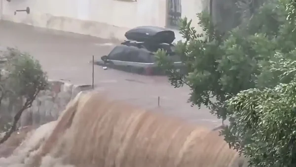 Δρόμοι έγιναν ποτάμια στη Μάνη από την ισχυρή νεροποντή - Εικόνες καταστροφής