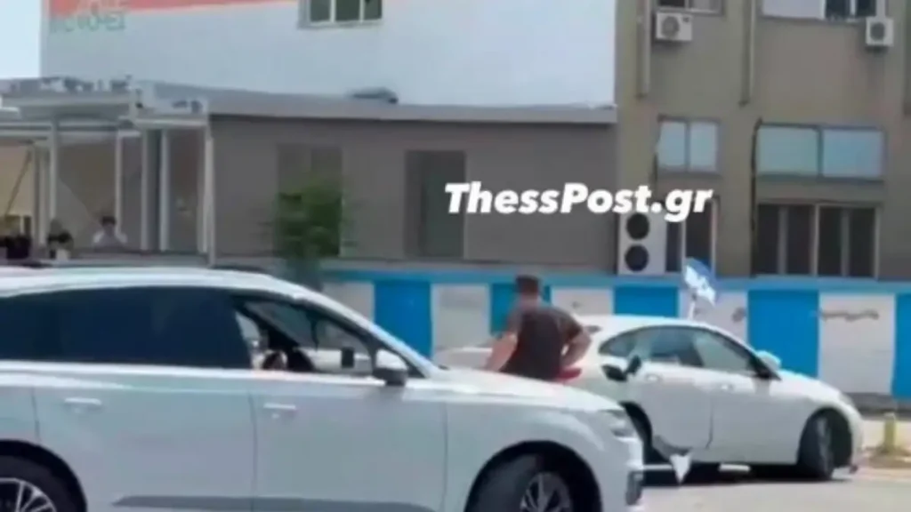 Μυστηριώδης καταδίωξη στη Θεσσαλονίκη: Εμβόλισαν αυτοκίνητο στη μέση του δρόμου – Ντελιβεράδες φώναζαν στον οδηγό «μην κάνεις μ@@@»
