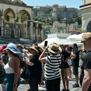 ΥΠΟΙΚ: Όφελος 2 δισ. ευρώ από την πρόωρη αποπληρωμή 13 δισ. ευρώ του δημόσιου χρέους το 2026