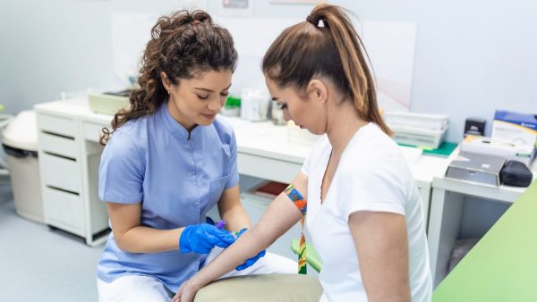 Ζητείται έμπειρη νοσηλεύτρια στο MediOne Λαμίας