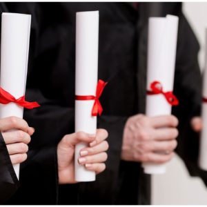 Τι σπουδάζουν οι νέοι στην Ευρώπη: Οι τρεις κλάδοι στην κορυφή - Περισσότερες οι γυναίκες στα αμφιθέατρα