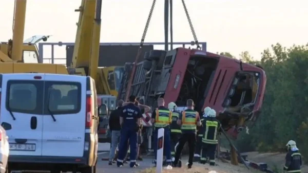 Ουγγαρία: 12 νεκροί σε τροχαίο με λεωφορείο – Πιθανόν αποκοιμήθηκε ο οδηγός