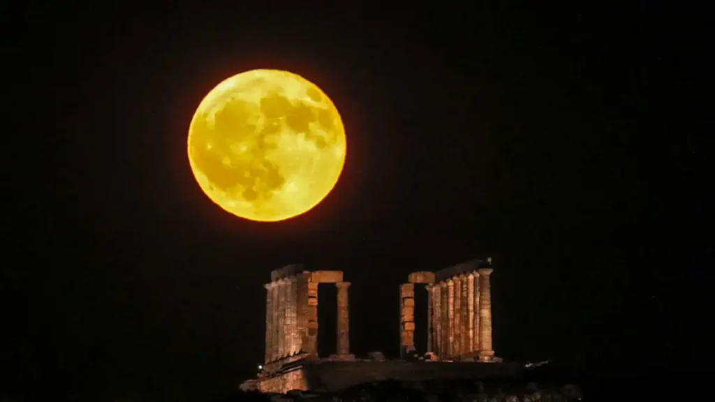 Πανσέληνος Αυγούστου 2026: Γιατί είναι γνωστή ως «φεγγάρι του Οξύρρυγχου»