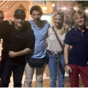 Ο Γιάννης Παπαμιχαήλ και ο Μάκης Δελαπόρτας σε κοινή έξοδο πριν την έκδοση του λευκώματος για την Αλίκη Βουγιουκλάκη
