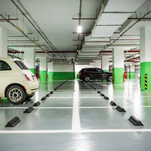 Ζητείται παρκαδόρος για σταθμό αυτοκινήτων