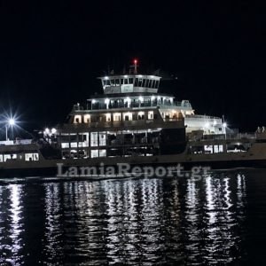 Γλύφα: «Χορεύοντας» στο νερό - Έτσι απέδωσε τιμές το φέρι «Άγιος Ιωάννης ο Ρώσσος» κατά τον απόπλου (Βίντεο)