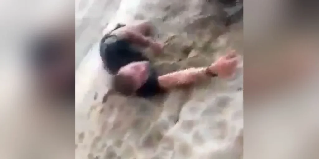 Συγκλονιστικό βίντεο: Λιμενικός σώζει πυροσβέστη στη Χαλκιδική, ενώ βοηθούσε πολίτες