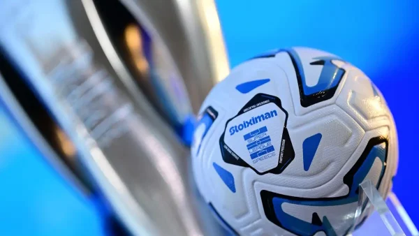 Super League: Ανοίγει η αυλαία με τα ΑΕΚ – Ηρακλής, Ολυμπιακός – Ατρόμητος και Καλαμάτα – Άρης, οι ώρες των αγώνων και οι μεταδόσεις