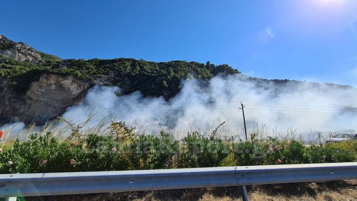 Φθιώτιδα: «Εργασίες» Ρομά γέμισαν καπνό την εθνική - Έτρεχε η πυροσβεστική υπηρεσία