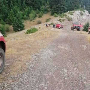 Ευρυτανία: Αγροτικό έπεσε σε γκρεμό - Μεγάλη επιχείρηση διάσωσης
