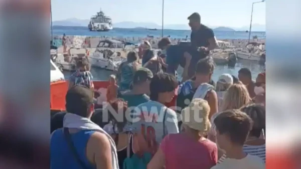 Φωτιά στη Σαλαμίνα: Πάνω από 360 άτομα έχουν απεγκλωβιστεί δια θαλάσσης από Σατερλί και Κολώνες – Δραματικές εικόνες