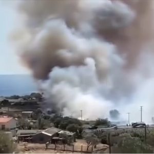 Φωτιά στη Λήμνο στην περιοχή Θάνος: Ήχησε το 112 – Εκκενώνονται Αγία Παρασκευή και Προφήτης Ηλίας