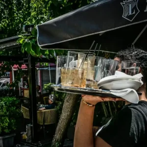 Δεκαπενταύγουστος: Πως θα πληρωθούν για την αργία οι εργαζόμενοι του ιδιωτικού τομέα