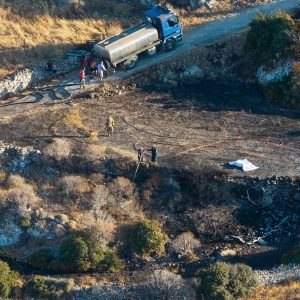 Συντριβή ελικοπτέρου στη Σίφνο: Το ταξίδι του μέλιτος που έγινε εφιάλτης – Τα πιθανά αίτια της τραγωδίας με τους τρεις νεκρούς