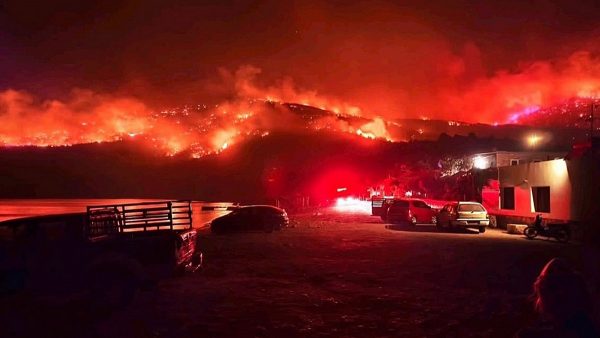 Σε κατάσταση έκτακτης ανάγκης πολιτικής προστασίας η πυρόπληκτη Σκύρος