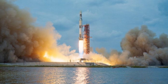 SpaceX: Πύραυλος έπεσε ανεξέλεγκτος στη Σελήνη - Η σύγκρουση με δύναμη τριών τόνων TNT δημιούργησε νέο κρατήρα