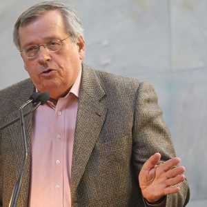Πέθανε ο πρώην υπουργός Στέφανος Μάνος