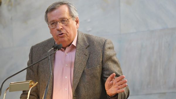 Πέθανε ο πρώην υπουργός Στέφανος Μάνος