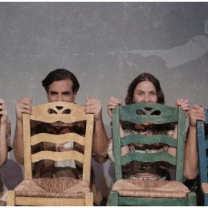 Η θεατρική παράσταση "Τα Στενά Παπούτσια" της Ζωρζ Σαρή έρχεται στη Λαμία