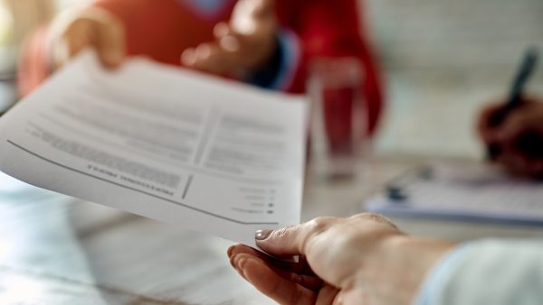 Τέλος στην αντιγραφή στα σχολεία: Αόρατα ψηφιακά υδατογραφήματα θα αποκαλύπτουν ποια κείμενα γράφτηκαν με... τεχνητή νοημοσύνη