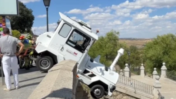 Τουριστικό τρενάκι στην Ισπανία άρχισε να κινείται χωρίς οδηγό και τραυμάτισε 44χρονο στο Τολέδο, δείτε βίντεο