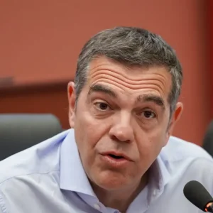 ΕΛΑΣ: Επτά χρόνια μετά, ο Μητσοτάκης επαναφέρει τις ίδιες υποσχέσεις για τη βιομηχανία
