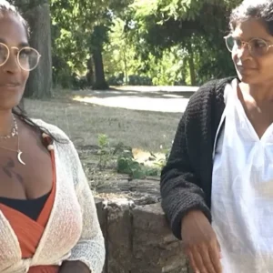 Συγκινητικό: Παιδικές φίλες ανακάλυψαν μέσω τεστ DNA ότι είναι αδελφές, 40 χρόνια μετά την υιοθεσία