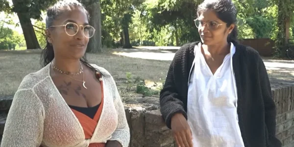 Συγκινητικό: Παιδικές φίλες ανακάλυψαν μέσω τεστ DNA ότι είναι αδελφές, 40 χρόνια μετά την υιοθεσία