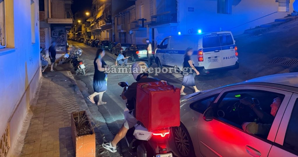 Λαμία: Τροχαίο με τραυματισμό ντελιβερά στην οδό Μακρόπούλου - Δείτε βίντεο και φωτογραφίες
