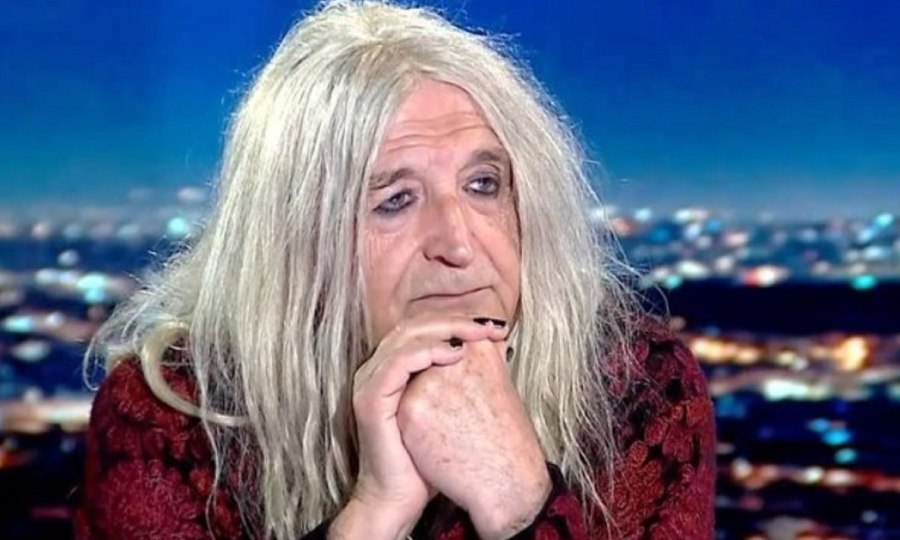 Νίκος Καρβέλας: «Δεν νομίζω ότι υπάρχει Έλληνας που θα με θεωρούσε προσωποποίηση της παρακμής, είμαι ακμή»