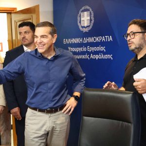 Τσίπρας για επίδομα ανεργίας: "Είναι σχέδιο Μητσοτάκη, όχι άποψη Μαρινάκη”