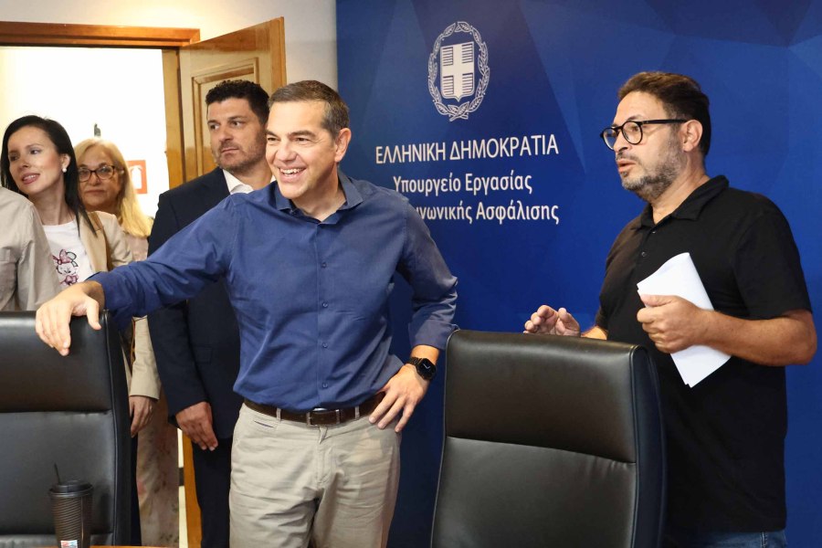 Τσίπρας για επίδομα ανεργίας: "Είναι σχέδιο Μητσοτάκη, όχι άποψη Μαρινάκη”