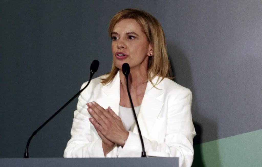 Αποχώρησε από το ΠΑΣΟΚ η Ρόζα Βρεττού με πυρά κατά Ανδρουλάκη, οδεύει για την ΕΛ.Α.Σ, δείτε την επιστολή παραίτησης - Οργή στη Χ. Τρικούπη: Γίνεται πιόνι του Τσίπρα