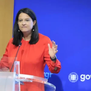 Η Κεραμέως τονίζει πως οι μαθητές είναι το μέλλον της ελληνικής οικονομίας