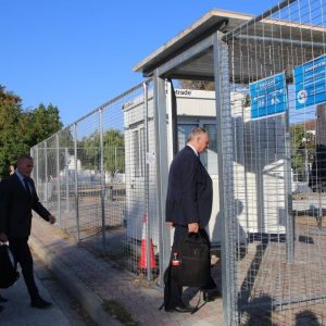 Ένταση στη δίκη για τα Τέμπη μετά από αντιπαράθεση Ψαρόπουλου με συγγενείς των μηχανοδηγών