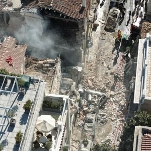 Εντοπίστηκε και δεύτερη σορός γυναίκας στα συντρίμμια του κτηρίου που κατέρρευσε στην Πλάκα