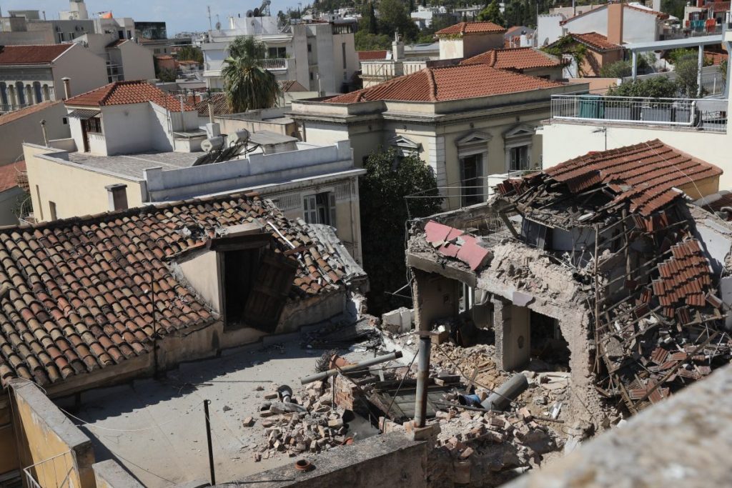 Από το διαμέρισμα των ηλικιωμένων η διαρροή που προκάλεσε την φονική έκρηξη στην Πλάκα, στεγανό το κεντρικό δίκτυο σύμφωνα με την ΔΑΕΕ