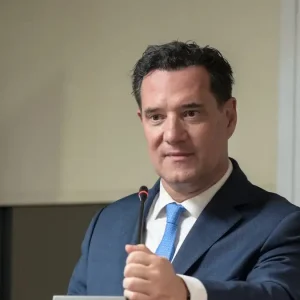 Άδωνις Γεωργιάδης: «Συγγνώμη στην οικογένεια Μαζωνάκη που το σύστημα δεν μπόρεσε να τον προστατεύσει από κάτι άσχημο»