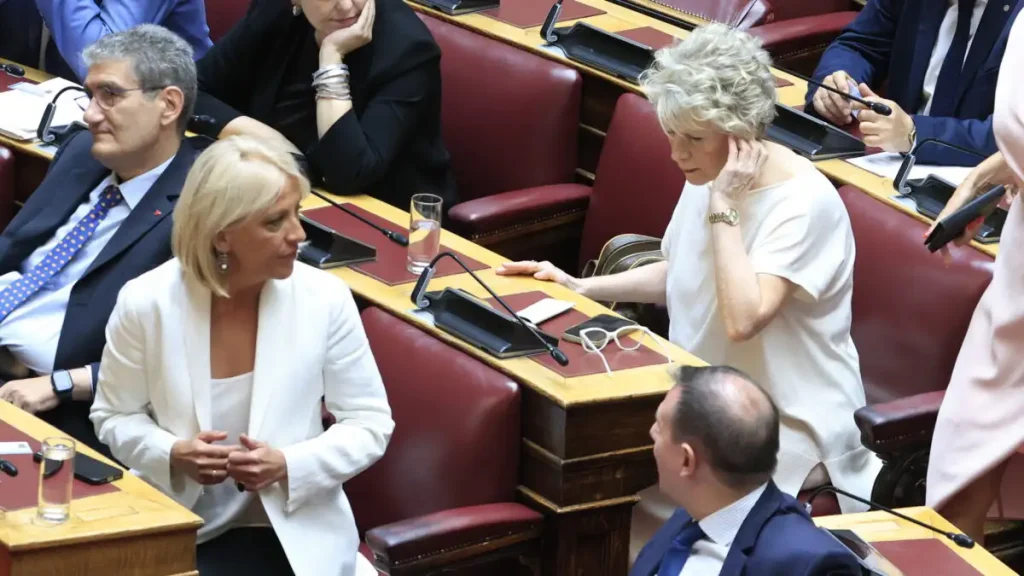 Καυγάς Κουκουλόπουλου – Κωνσταντοπούλου με φόντο την υποψηφιότητα Ακρίτα: «Τέλος οι χυδαιότητες μαζί μου» – «Είστε τραμπούκος»